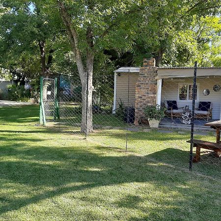 קלאנוויליאם Rosenhof Nut Hut Cottage מראה חיצוני תמונה