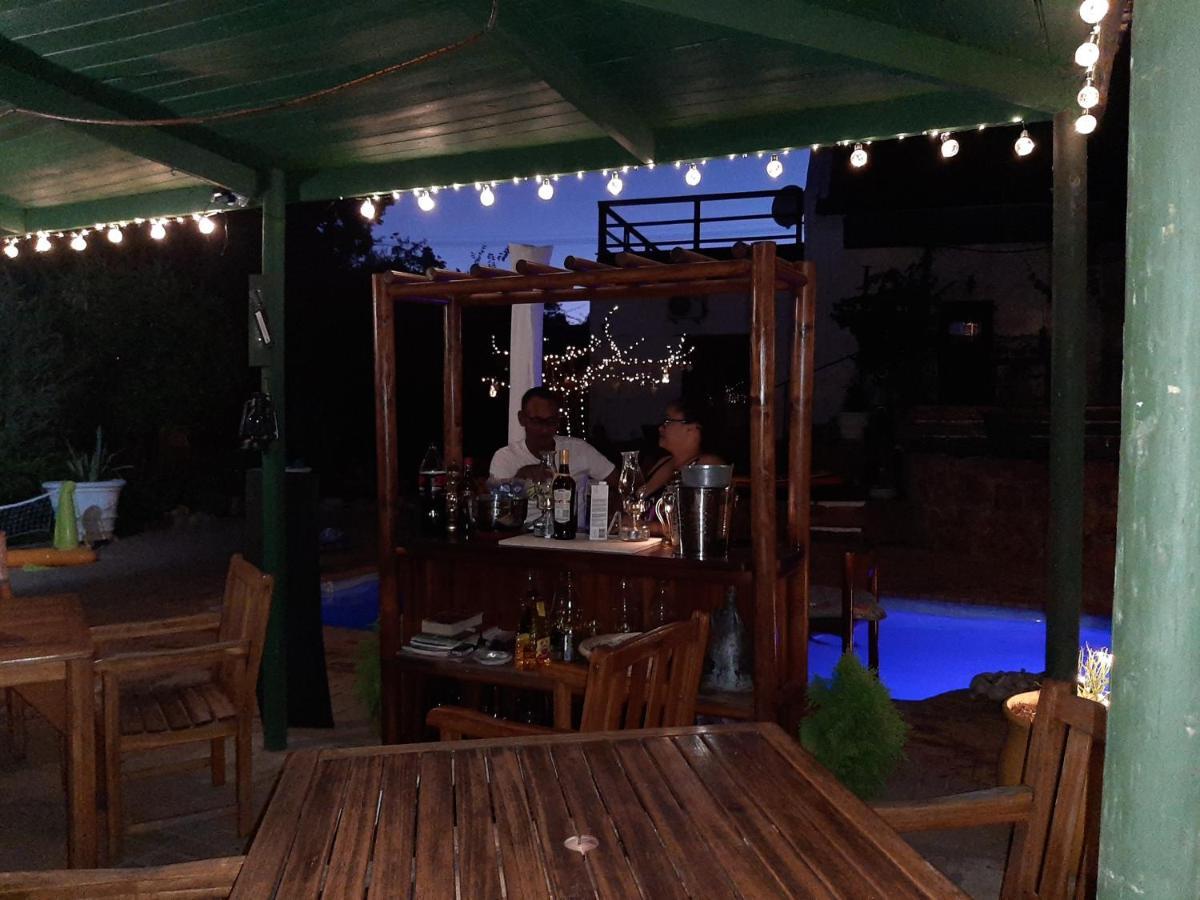 קלאנוויליאם Rosenhof Nut Hut Cottage מראה חיצוני תמונה