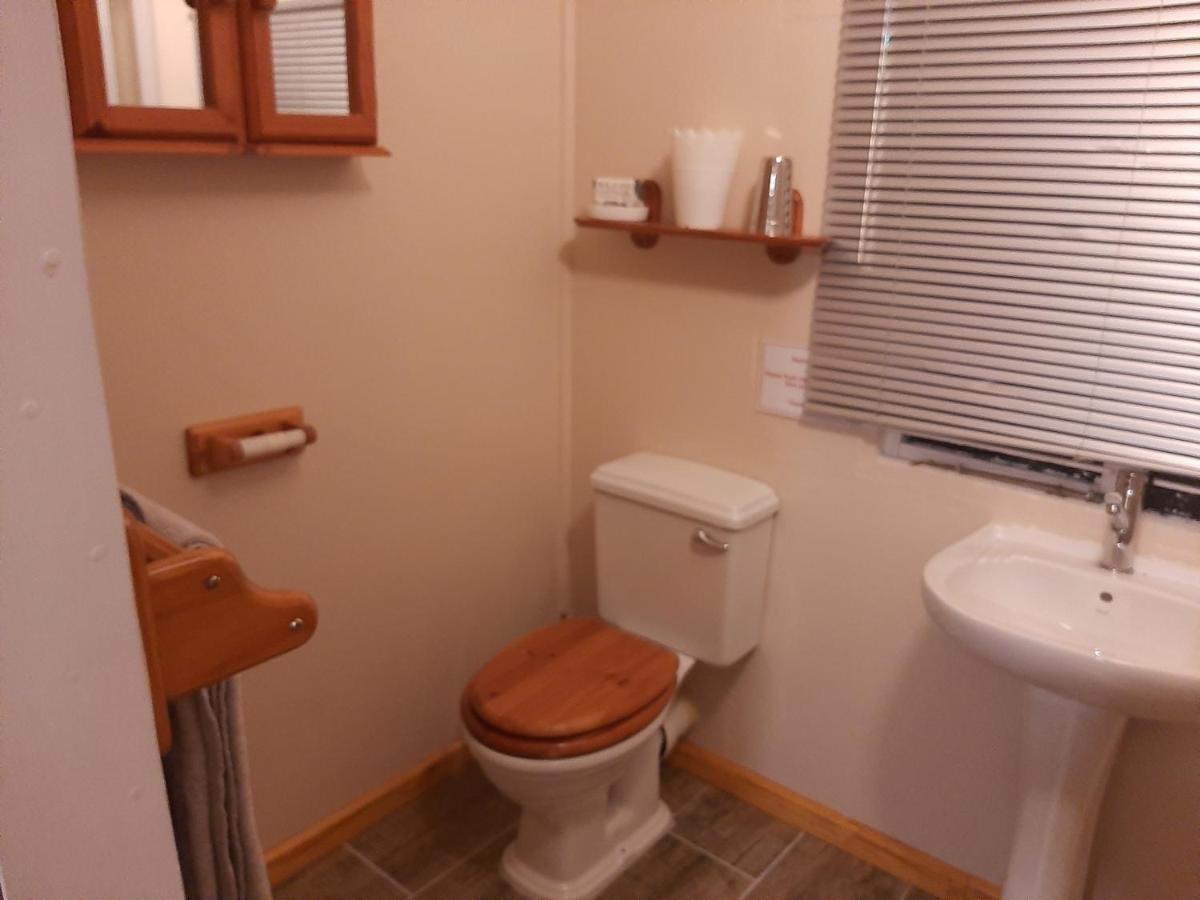 קלאנוויליאם Rosenhof Nut Hut Cottage מראה חיצוני תמונה